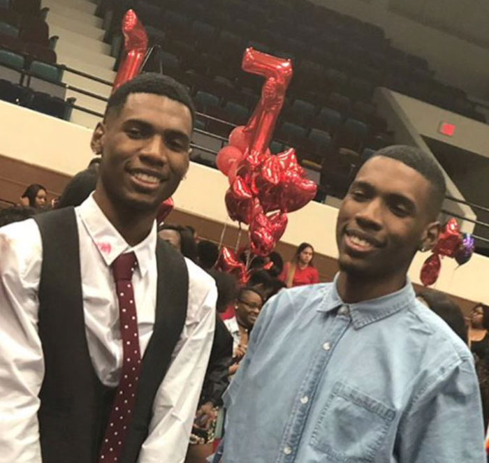 The Way These Identical Twins Handled School Yearbook's Photoshoot Will Make You Regret You're One Of A Kind