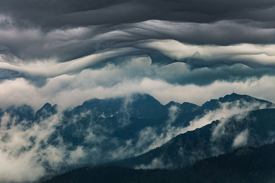 Clouds Like A Mountains, Or How I Photographed Asperitas In The Tatras