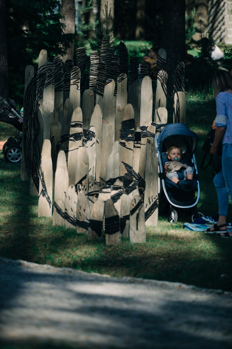 Artist Creates Multidimensional Sculpture: You Have To Be On The Right Spot To See It