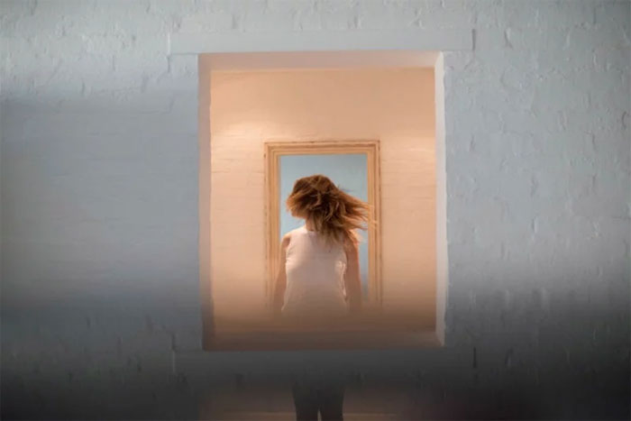 Phone-screen-reflection-trick-wedding-photography-mathias-fast-35