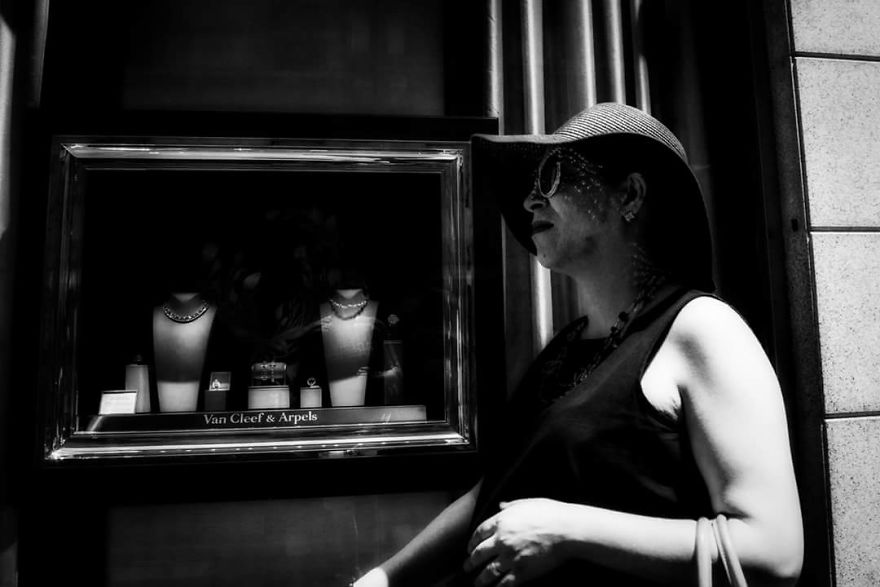 Photographer Captures The Gritty Spirt Of Milano In Candid Photos