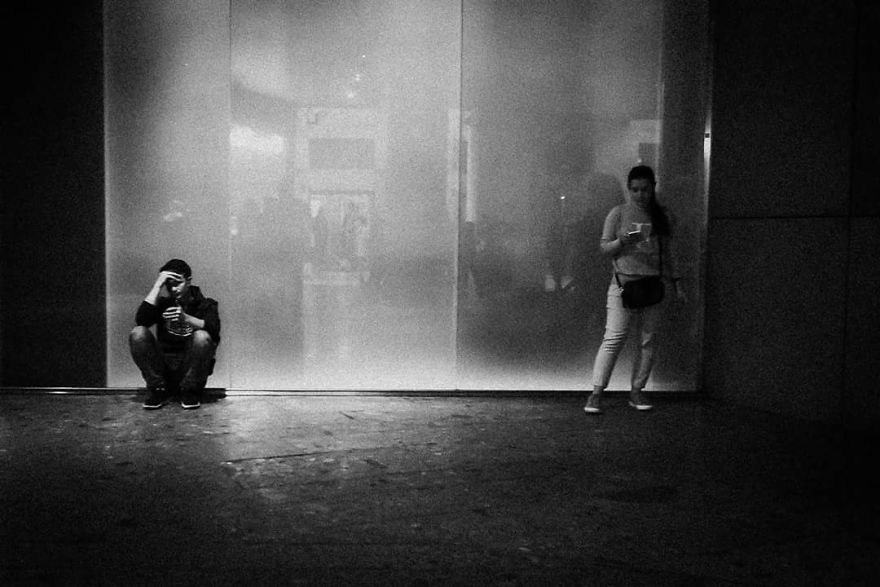 Photographer Captures The Gritty Spirt Of Milano In Candid Photos