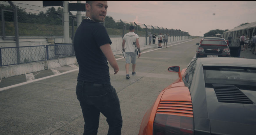 This Man Is Driving Lamborghini Gallardo With No Arms! This Man Is Driving Lamborghini Gallardo With No Arms!