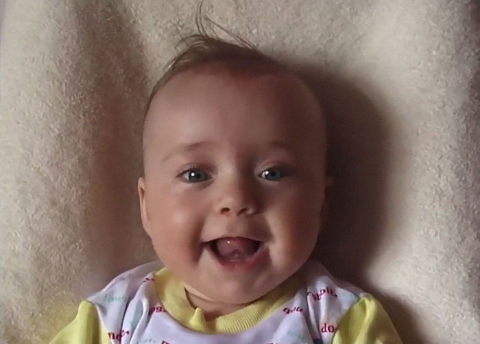 Dad Shoots His Daughter Every Week For 18 Years, Shows How Subtle Changes Make A Big Difference At The End Dad Shoots His Daughter Every Week For 18 Years, Shows How Subtle Changes Make A Big Difference At The End