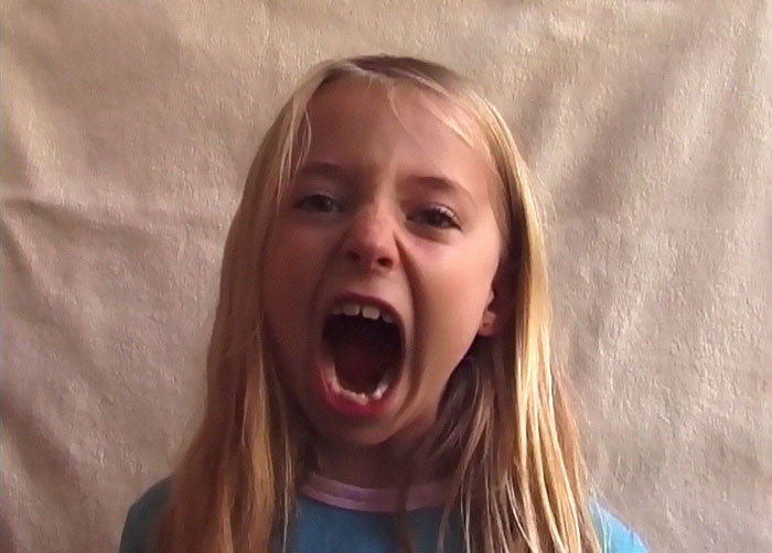 Dad Shoots His Daughter Every Week For 18 Years, Shows How Subtle Changes Make A Big Difference At The End Dad Shoots His Daughter Every Week For 18 Years, Shows How Subtle Changes Make A Big Difference At The End