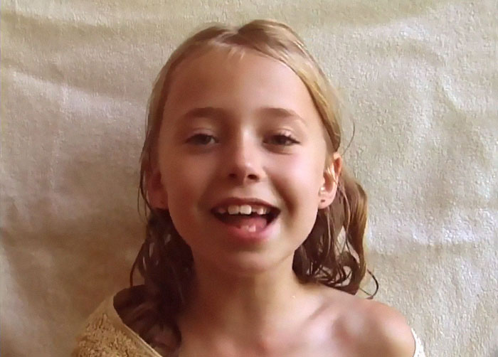 Dad Shoots His Daughter Every Week For 18 Years, Shows How Subtle Changes Make A Big Difference At The End Dad Shoots His Daughter Every Week For 18 Years, Shows How Subtle Changes Make A Big Difference At The End