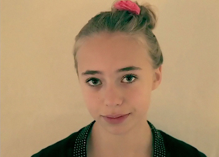 Dad Shoots His Daughter Every Week For 18 Years, Shows How Subtle Changes Make A Big Difference At The End Dad Shoots His Daughter Every Week For 18 Years, Shows How Subtle Changes Make A Big Difference At The End