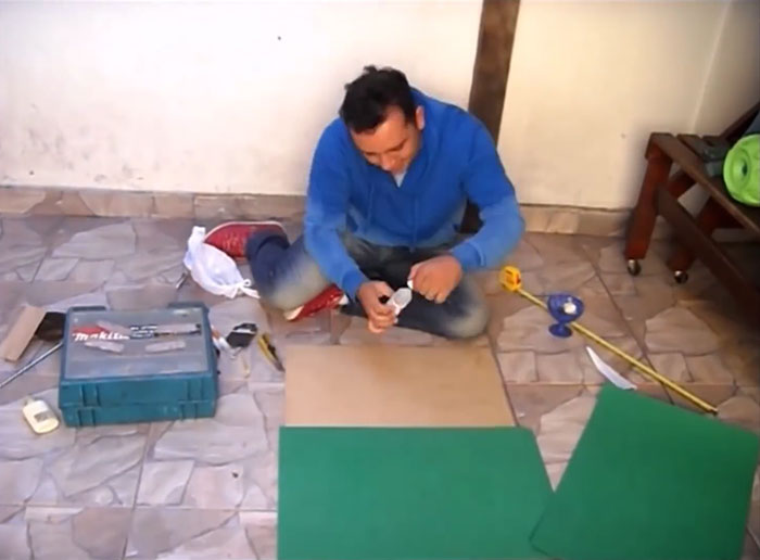 Guys Help Blind And Deaf Friend 'Watch' Word Cup And It Melts Everyones' Hearts Guys Help Blind And Deaf Friend 'Watch' Word Cup And It Melts Everyones' Hearts