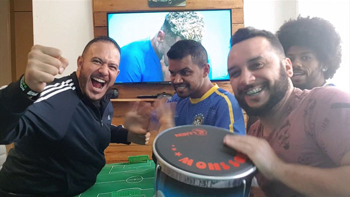 Guys Help Blind And Deaf Friend 'Watch' Word Cup And It Melts Everyones' Hearts Guys Help Blind And Deaf Friend 'Watch' Word Cup And It Melts Everyones' Hearts