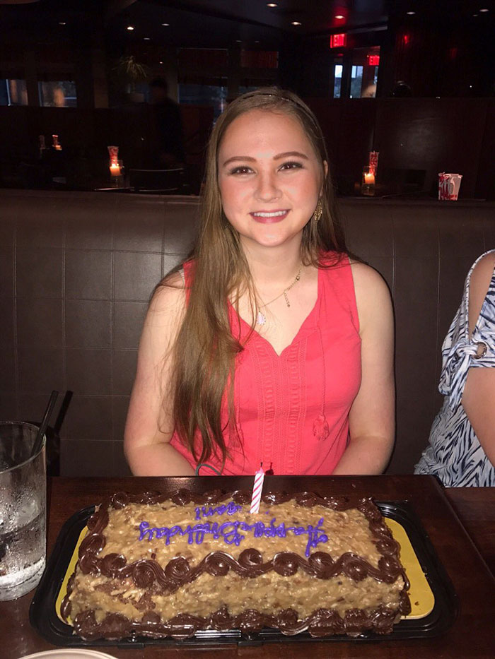 Jobless Handicapped Dad Surprises His Daughter With A Small But Selfless Gift And Now The Internet Can't Stop Crying Jobless Handicapped Dad Surprises His Daughter With A Small But Selfless Gift And Now The Internet Can't Stop Crying