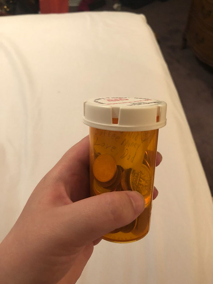 Jobless Handicapped Dad Surprises His Daughter With A Small But Selfless Gift And Now The Internet Can't Stop Crying Jobless Handicapped Dad Surprises His Daughter With A Small But Selfless Gift And Now The Internet Can't Stop Crying