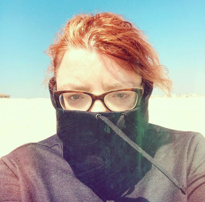 Woman Is So Depressed After Dad's Death She Cries For 19 Days Straight, So Friends Decide To Make A Risky Move