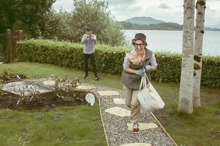 This Woman Flies 4,000 Miles Only To 'Tag' Her Friend, And His Reaction Is Priceless This Woman Flies 4,000 Miles Only To 'Tag' Her Friend, And His Reaction Is Priceless