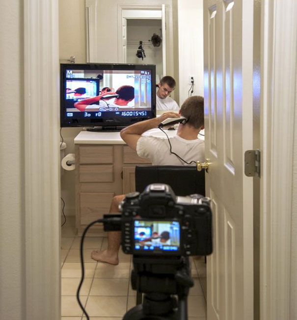 Everyone In 2018 While This Guy Is Already In 2078