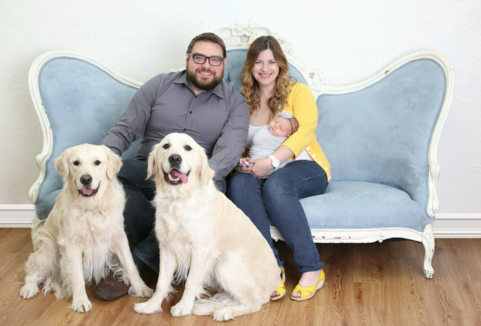 Parents Can't Believe Their Eyes After Seeing Security Tape: Dogs Help Toddler Escape Room So She'd Give Them Snacks Parents Can't Believe Their Eyes After Seeing Security Tape: Dogs Help Toddler Escape Room So She'd Give Them Snacks