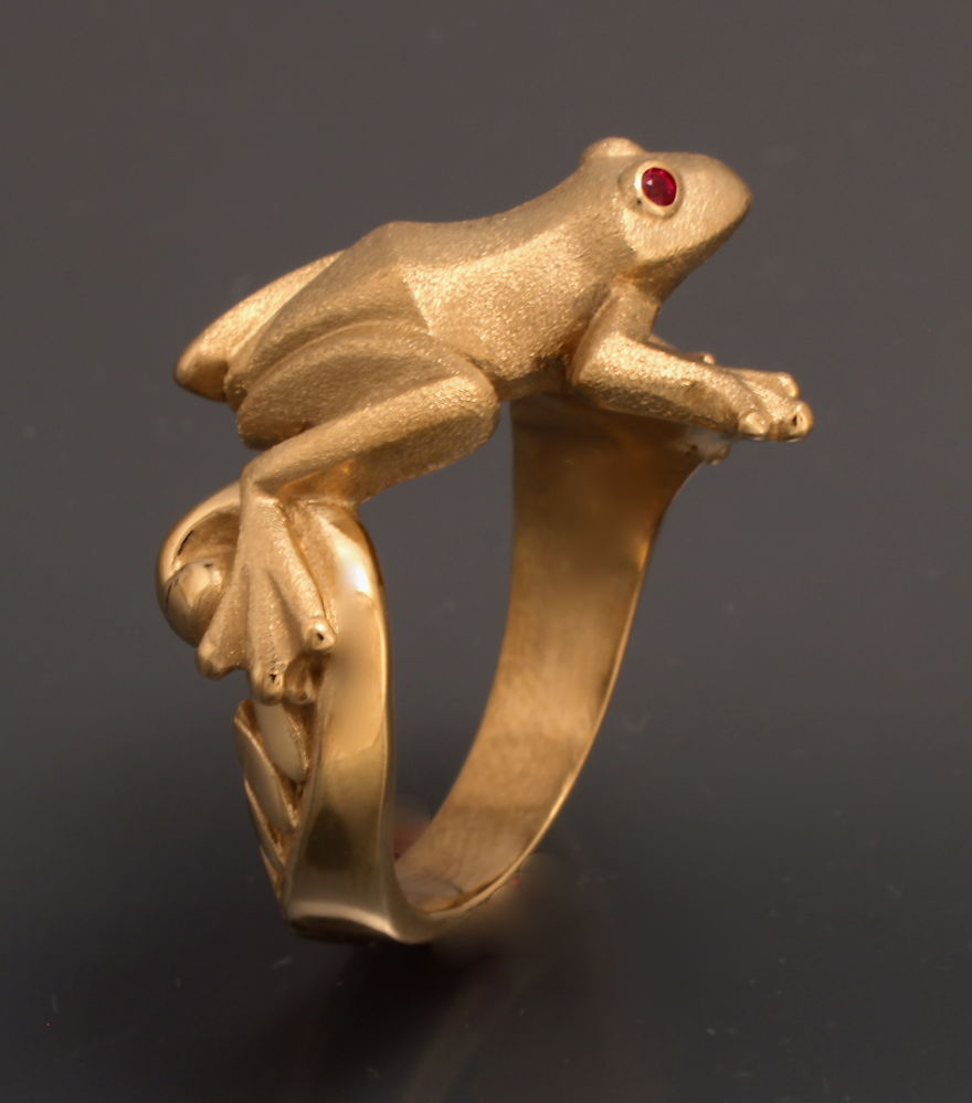 Frog Ring , Bronze