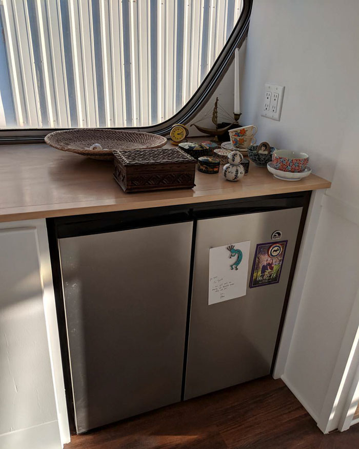 Woman Spends 3 Years Converting Old Bus Into Mobile Home, And It Looks Better Than Most Apartments Woman Spends 3 Years Converting Old Bus Into Mobile Home, And It Looks Better Than Most Apartments