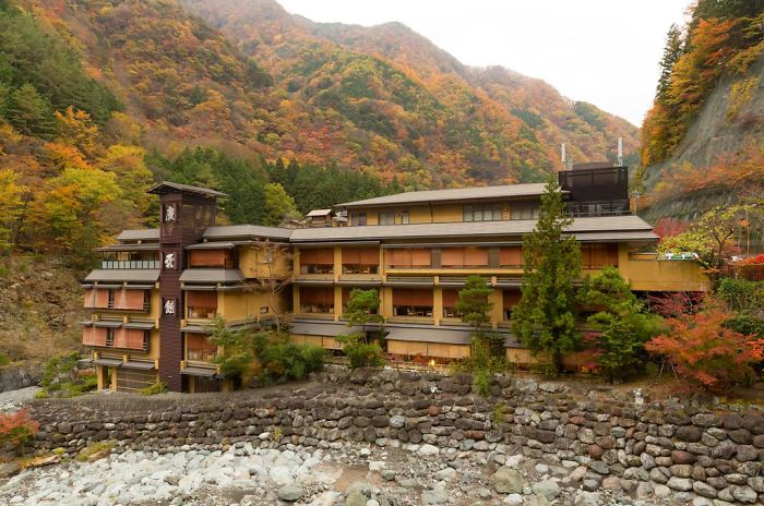 This Is The World&rsquo;s Oldest Hotel, And Here&rsquo;s How It Looks Inside