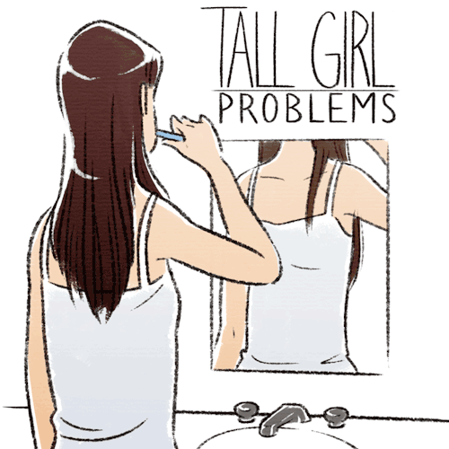 Artist Illustrates Tall & Short Girl Problems, And The Result Is Hilariously Relatable Artist Illustrates Tall & Short Girl Problems, And The Result Is Hilariously Relatable