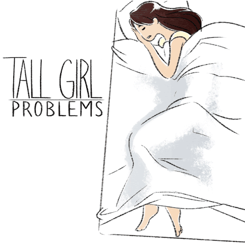Artist Illustrates Tall & Short Girl Problems, And The Result Is Hilariously Relatable Artist Illustrates Tall & Short Girl Problems, And The Result Is Hilariously Relatable