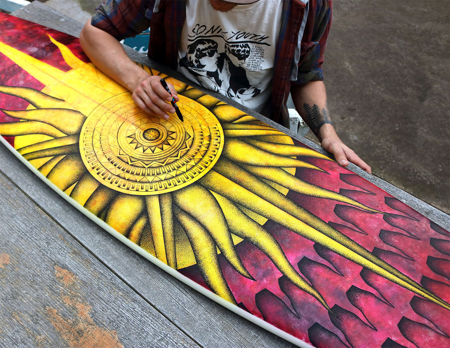 I Re-Purpose Old Surfboards Into Artwork With Detailed Stippling Illustrations Of Surf And Beach-Inspired Themes I Re-Purpose Old Surfboards Into Artwork With Detailed Stippling Illustrations Of Surf And Beach-Inspired Themes