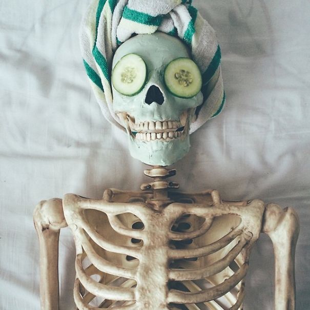 Basic-Girl-Skeleton-Skellie-Instagram-Omgliterallydead