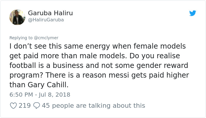 Feminist Accuses FIFA Of Sexism For Paying Men 8x More Than Women In World Cup, Gets Shut Down In Best Way Feminist Accuses FIFA Of Sexism For Paying Men 8x More Than Women In World Cup, Gets Shut Down In Best Way