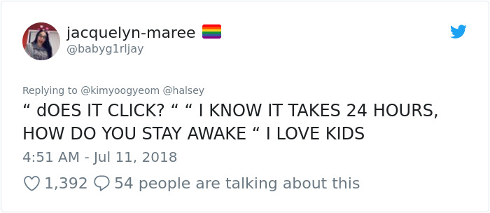 Teacher Teaches Kids About Sex, Can’t Stop Laughing At Their Questions Teacher Teaches Kids About Sex, Can’t Stop Laughing At Their Questions