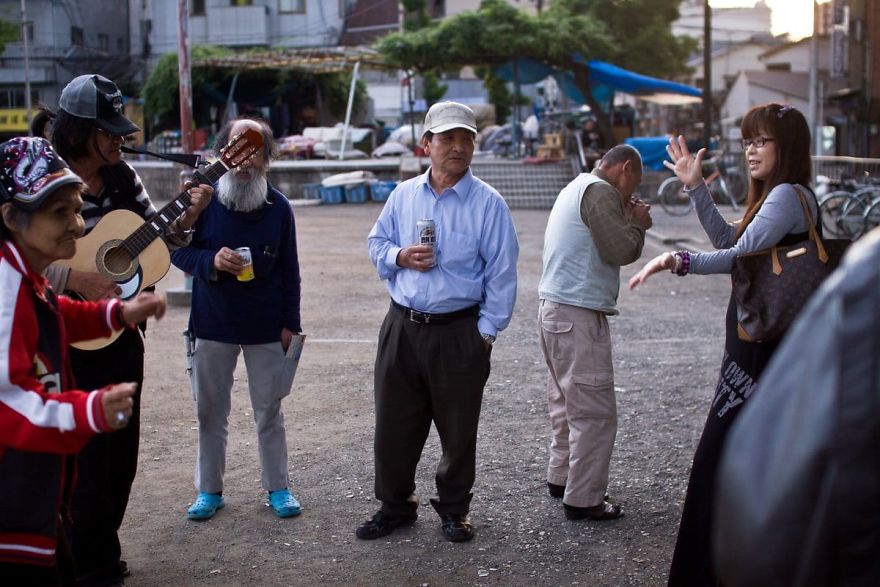 I've Spent 3 Incredible Days As A King In A Japanese Slum In Osaka And Photographed It I've Spent 3 Incredible Days As A King In A Japanese Slum In Osaka And Photographed It