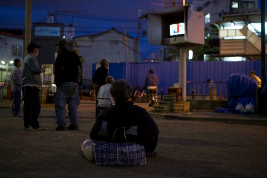 I've Spent 3 Incredible Days As A King In A Japanese Slum In Osaka And Photographed It I've Spent 3 Incredible Days As A King In A Japanese Slum In Osaka And Photographed It