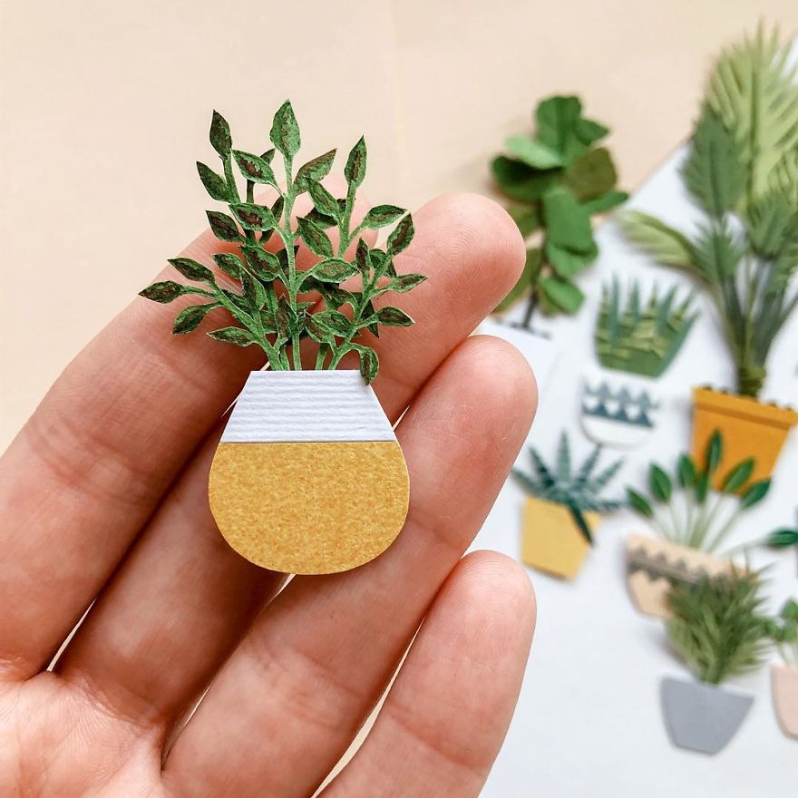 Russian Artist Creates Intricate Paper Plants Without Using Scissors Russian Artist Creates Intricate Paper Plants Without Using Scissors