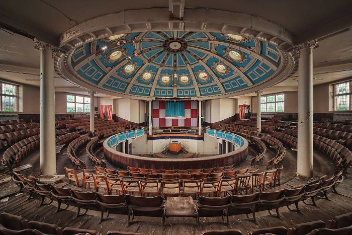 The Beauty Of Abandonment Captured By A Photographer