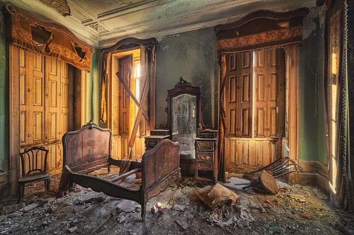 The Beauty Of Abandonment Captured By A Photographer