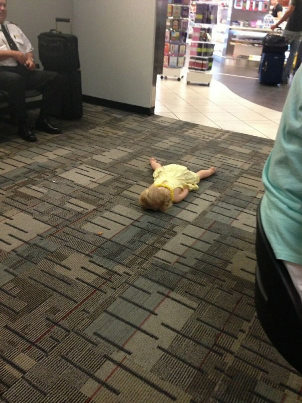 Girlfriend's Flight Was Delayed Until 2 In The Morning. Here's What She Sent Me