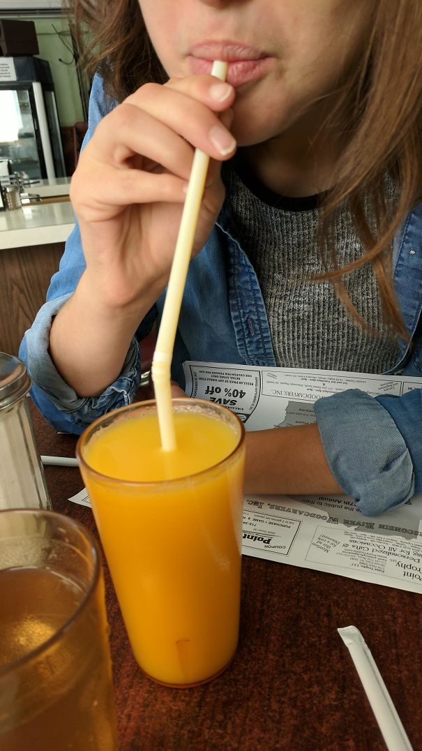 My Girlfriend Uses Bendy Straws This Way