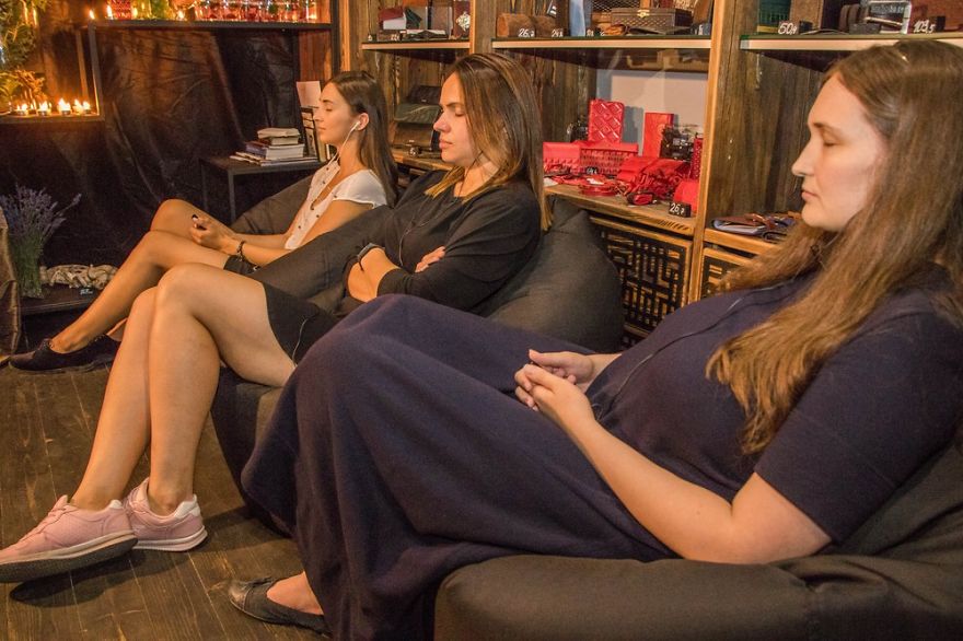 The First Ever Exhibition Under Hypnosis Opened In Belarus