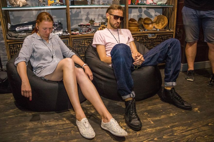 The First Ever Exhibition Under Hypnosis Opened In Belarus