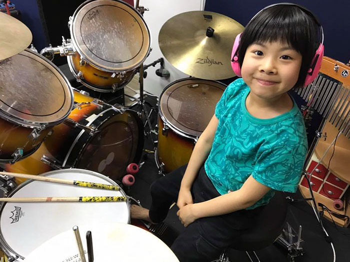 Internet Is Cheering For This 8-year-old Japanese Girl Who Stuns Led Zeppelin Lead Singer By Nailing His Song