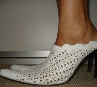 Strange-Shoes-Instagram-Crimesagainstshoemanity