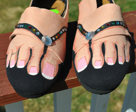 Strange-Shoes-Instagram-Crimesagainstshoemanity