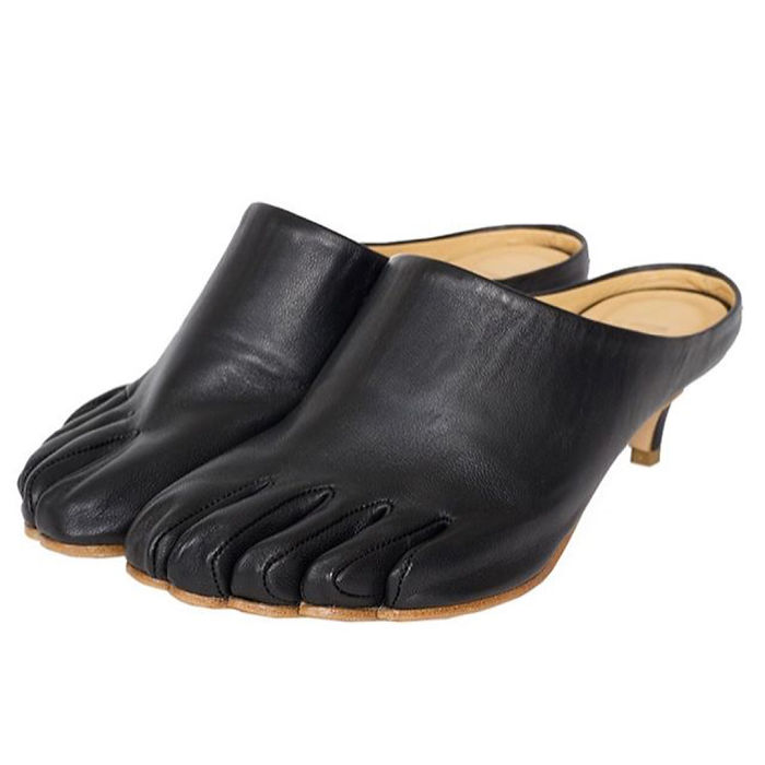 Strange-Shoes-Instagram-Crimesagainstshoemanity