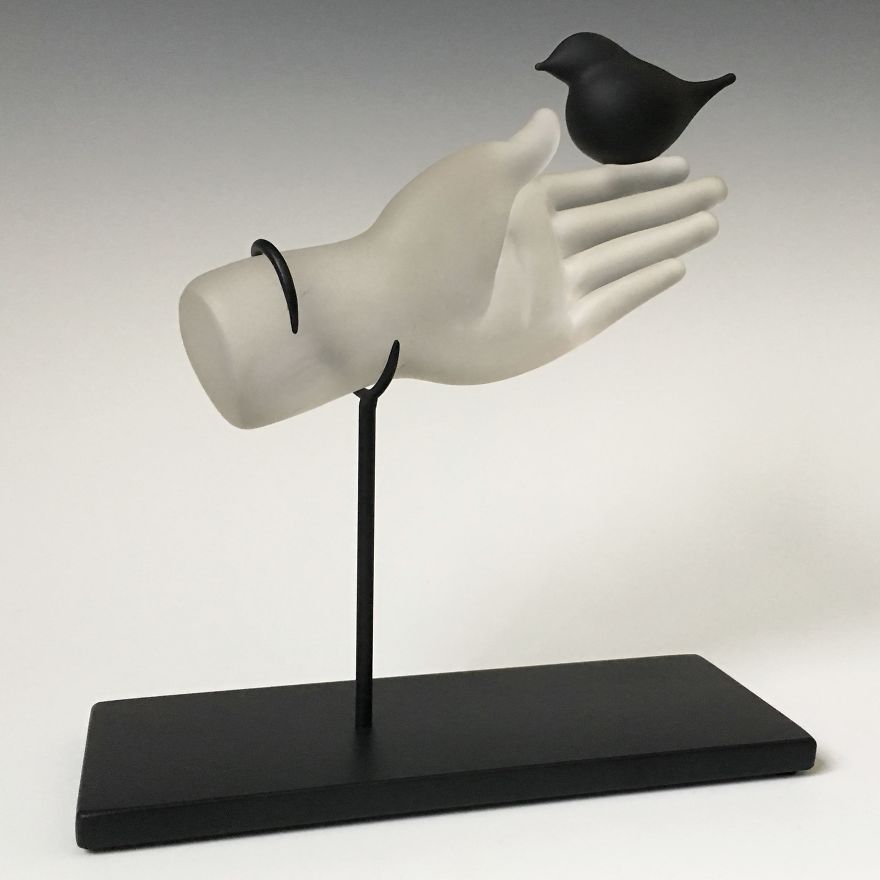 Artist Sculpts Molten Glass Into Unique Hand Sculptures Artist Sculpts Molten Glass Into Unique Hand Sculptures