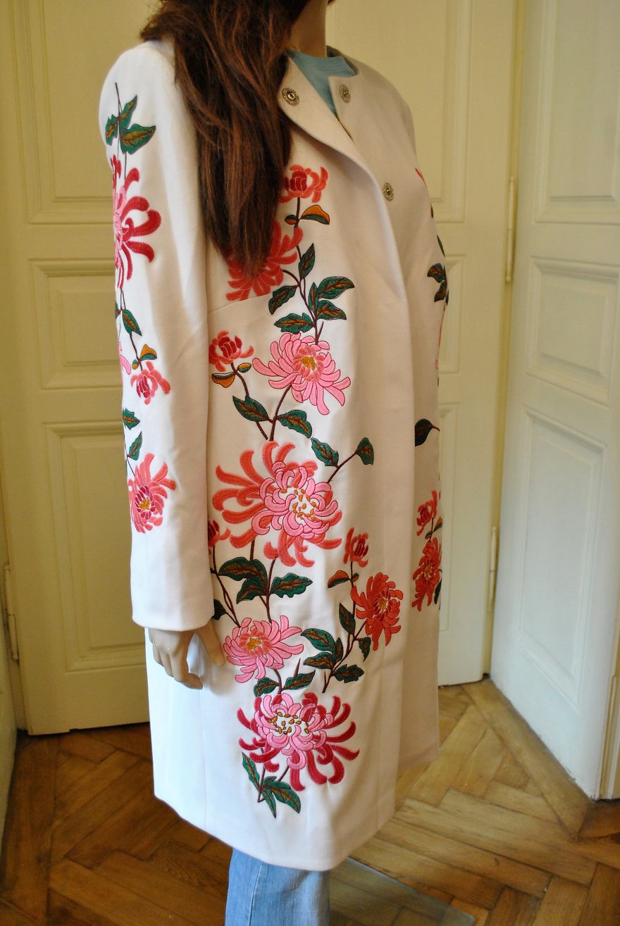 I Create This Beautiful Embroidered Dresses And Blouses For Everyone And To Any Size.