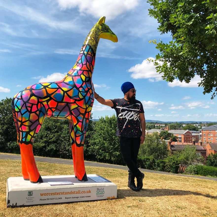 Doodling On An 8 Foot Giraffe!