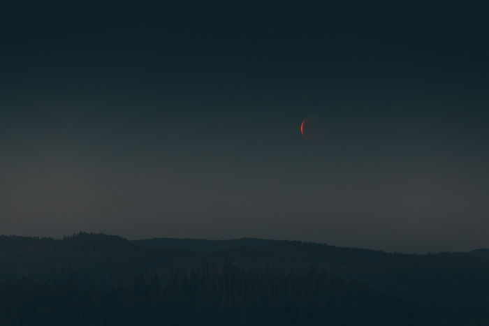 We Took These Photos Of The Blood Moon On The Slopes Of The Mountain, Vassfjellet In Norway