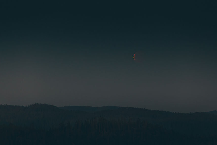 We Took These Photos Of The Blood Moon On The Slopes Of The Mountain, Vassfjellet In Norway