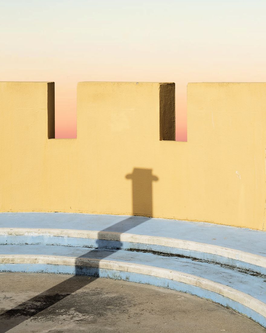 Spatial Visions - An Exploration Of Human Loneliness With A Visual Atmosphere