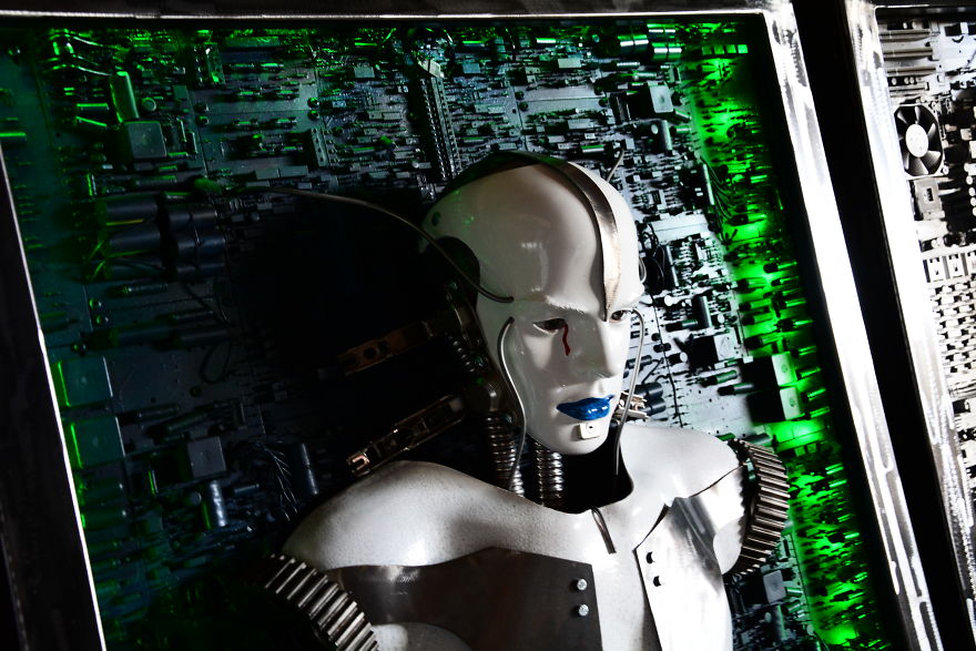 He Will Do Everything With The Trash. The Artist Inspired By Waste Creates Amazing Works. Children Can Inspire! He Will Do Everything With The Trash. The Artist Inspired By Waste Creates Amazing Works. Children Can Inspire!