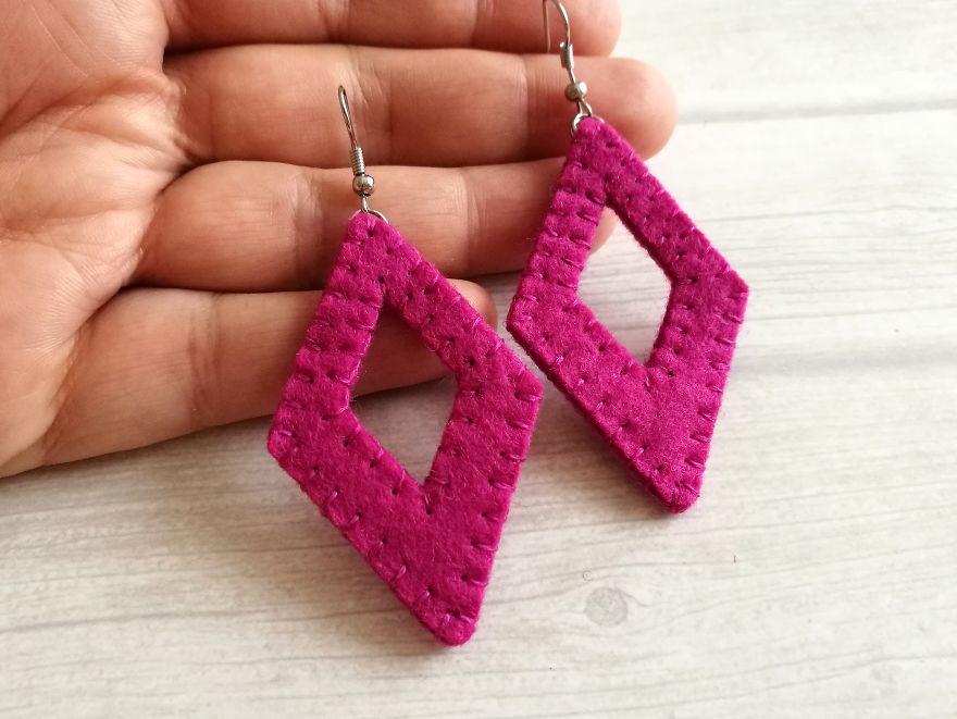 I Create Colorful And Lightweight Earrings From Wool Felt Fabric