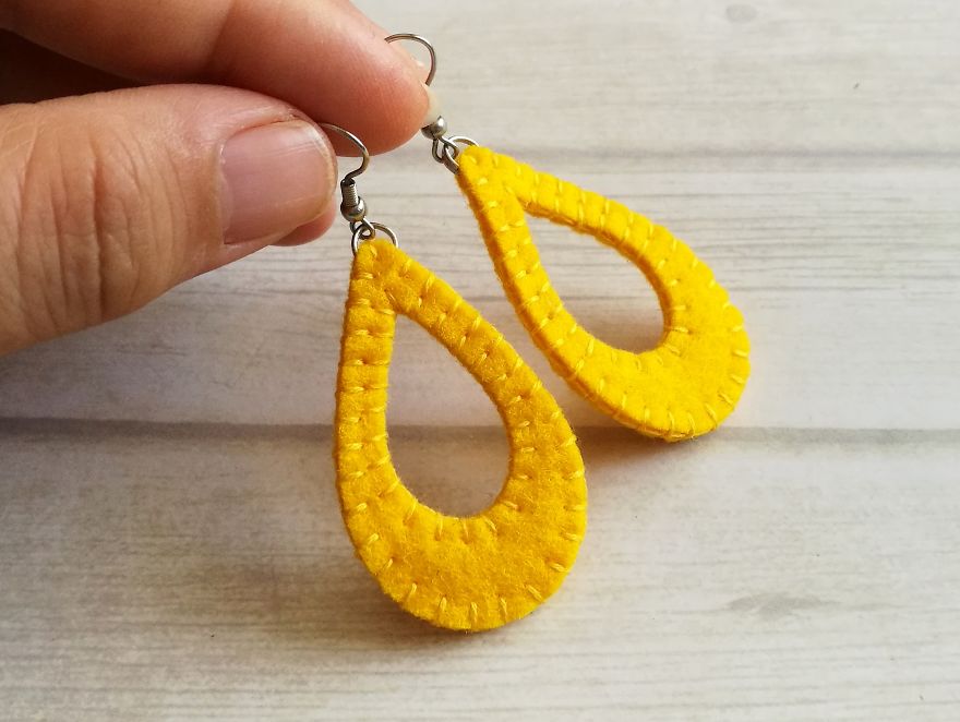 I Create Colorful And Lightweight Earrings From Wool Felt Fabric